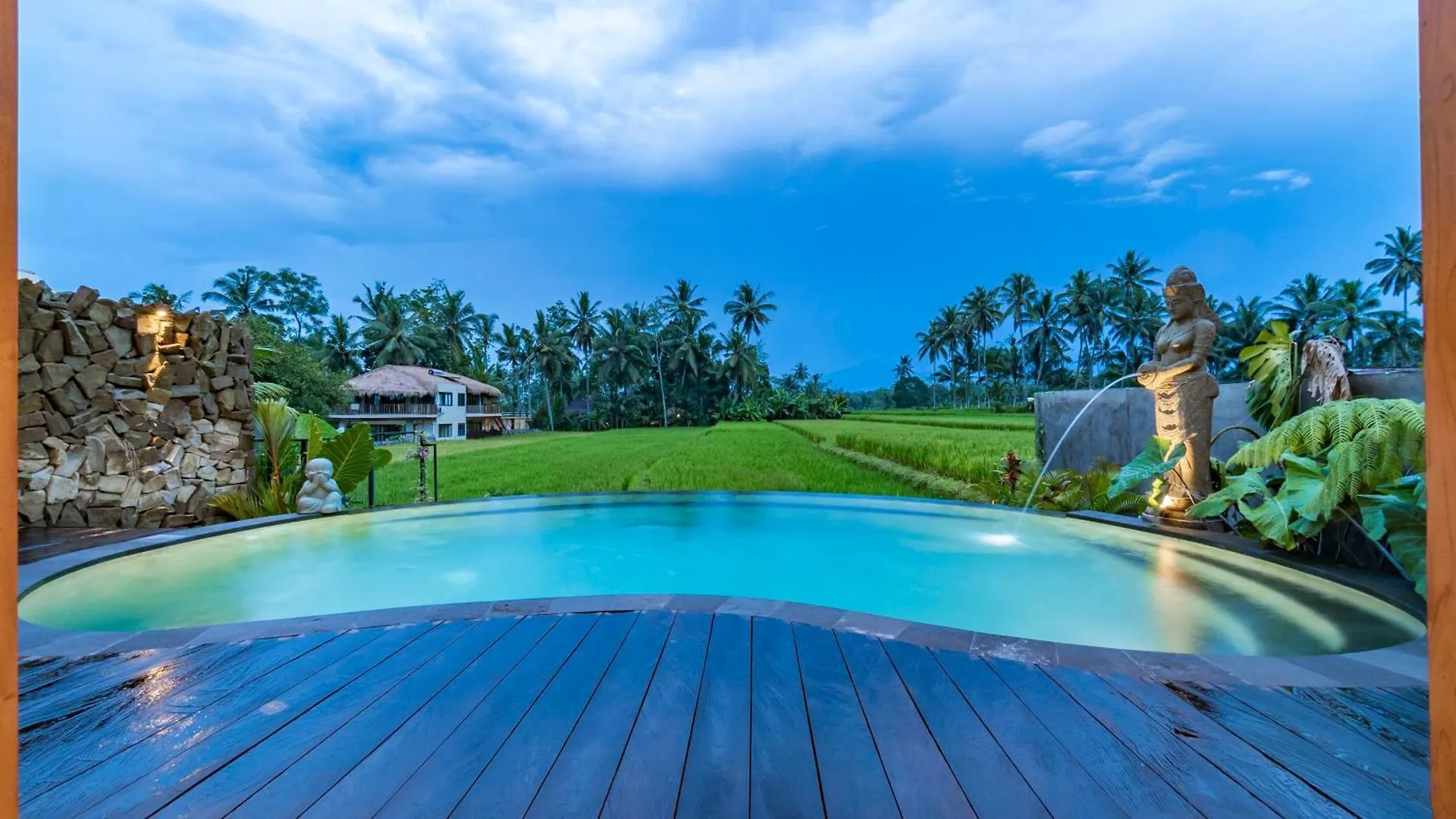 Villa Aix Di Sawah Ubud Indonesia